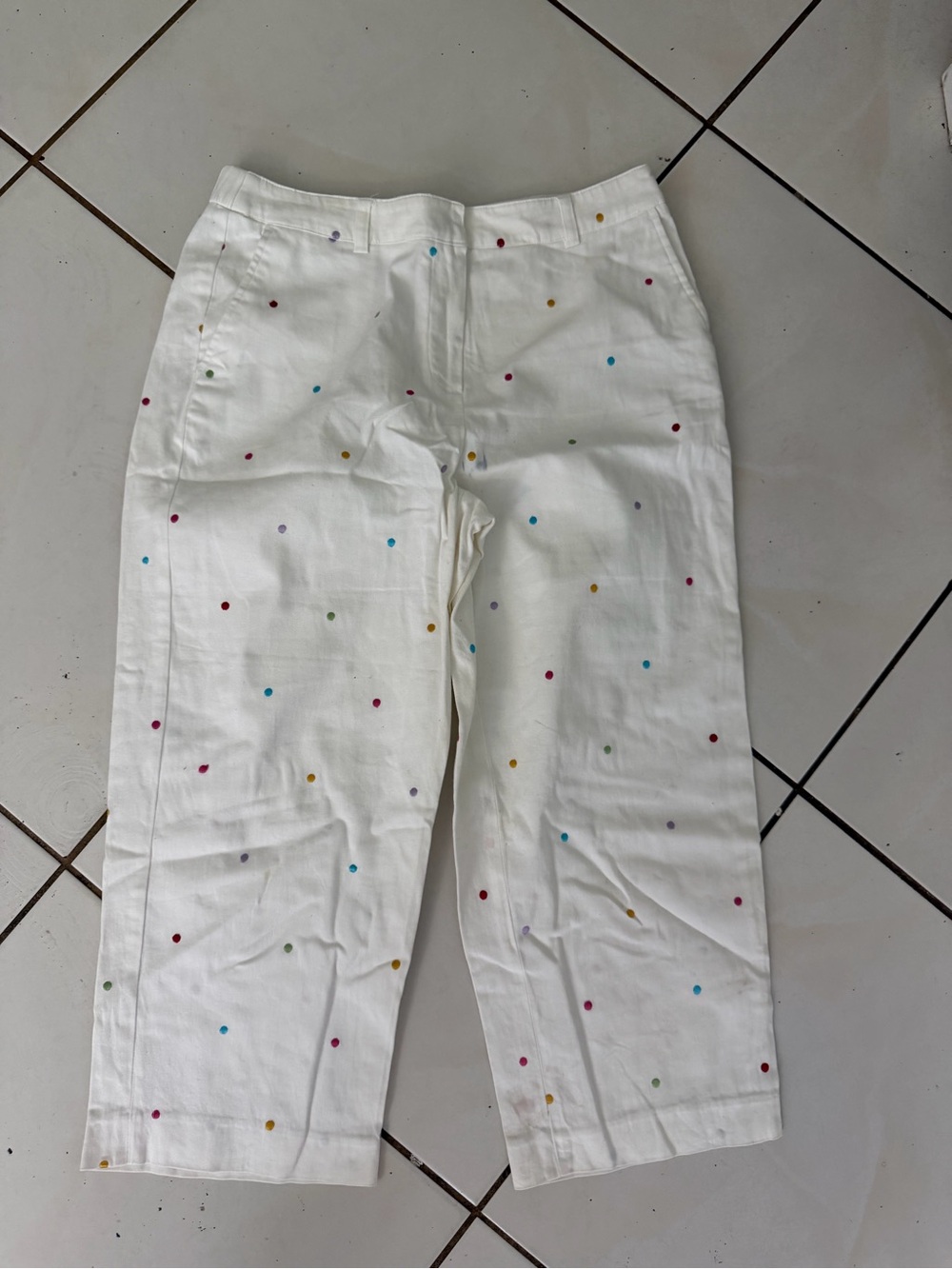 Kim Rogers White Cropped Pants with Multicolor Dot Embroidery